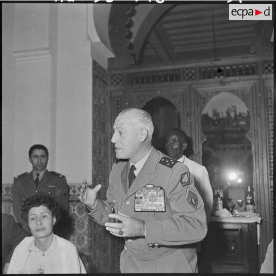 Alger. Repas des députés nouvellement élus au Palais d'Eté.