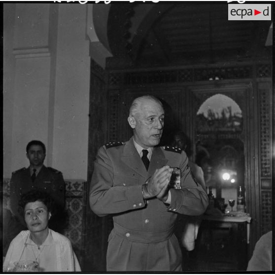 Alger. Repas des députés nouvellement élus au Palais d'Eté.