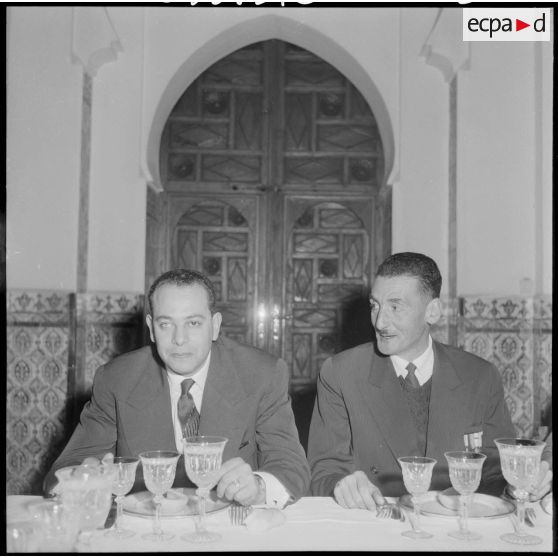 Alger. Palais d'été. Repas offert par le général Salan pour les nouveaux députés.