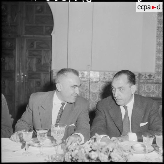 Alger. Palais d'été. Repas offert par le général Salan pour les nouveaux députés.