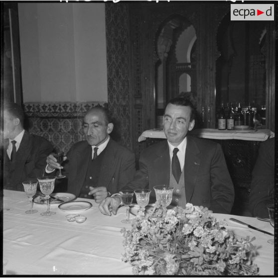 Alger, palais d'été. Un repas est offert aux nouveaux députés.