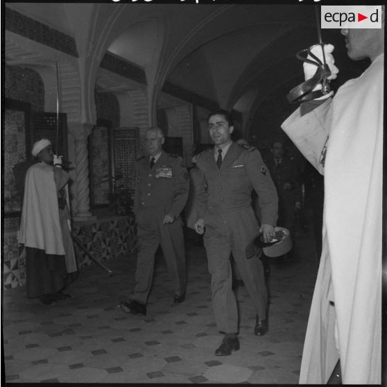 Alger. Le général Salan au palais d'été.