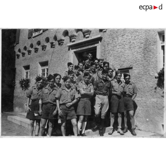 MOSELHEIM - peloton élèves officiers. [légende d'origine]