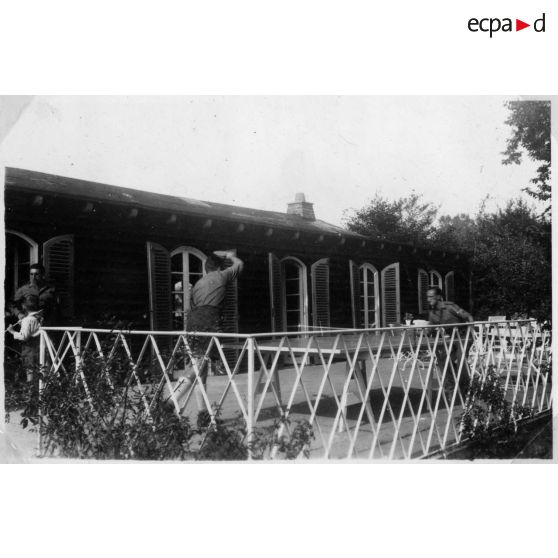 Biberach, fini les opérations, détente. [légende d'origine]