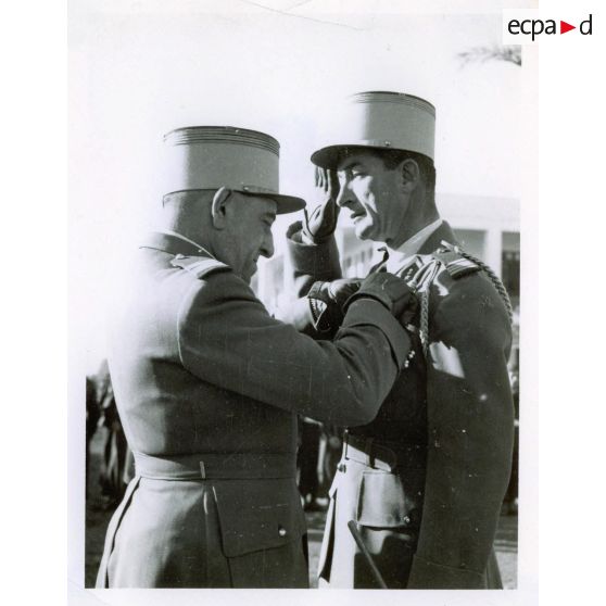 MAROC - 2 ème RSM -Commandant  - décoré Officier de la légion d'Honneur. [légende d'origine]