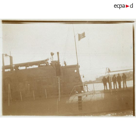 Sous-marins italiens. [légende d'origine]