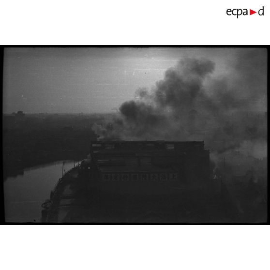 Bombardement japonais de Shanghai. [légende d'origine]