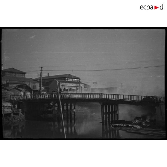 Bombardement japonais de Shanghai. [légende d'origine]