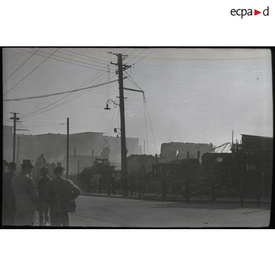 Bombardement japonais de Shanghai. [légende d'origine]