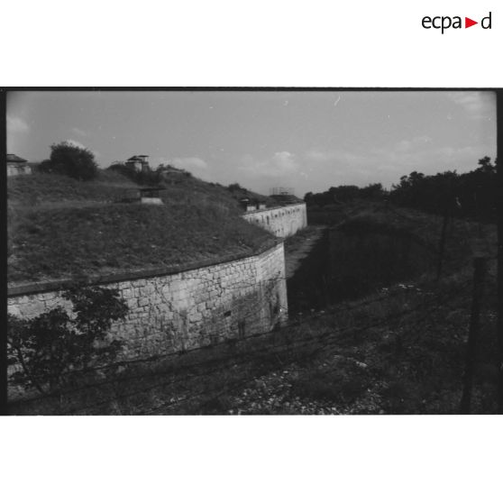 Caponnière double flanc est. [légende d'origine]