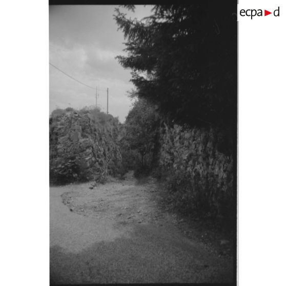 Fort du Saint-Eynard. Accès aux batteries est par l'extérieur du fort - 1991. [légende d'origine]