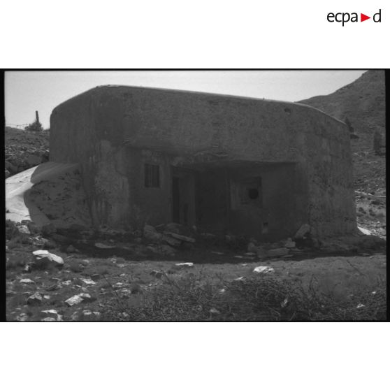 Ouvrages du col de Granon. Entrée de l'ouvrage Bloc 1 - 1992. [légende d'origine]