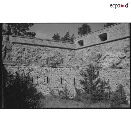 Fort des Trois Têtes. Galerie de fusillade  - 1992. [légende d'origine]