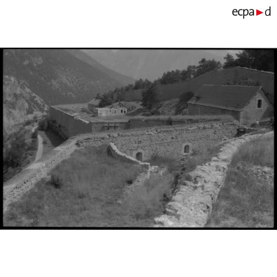 Fort des Trois Têtes. La partie basse du fort - 1992. [légende d'origine]