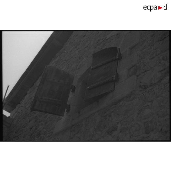 Redoute des Salettes. Volets de la poudrière - 1992. [légende d'origine]