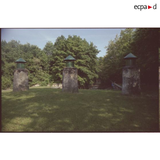 Fossé ouest depuis la caponnière. [légende d'origine]