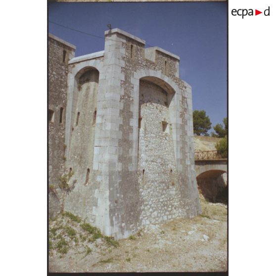 Fort Faron. Bastion nord-est et ses créneaux de pied. [légende d'origine]