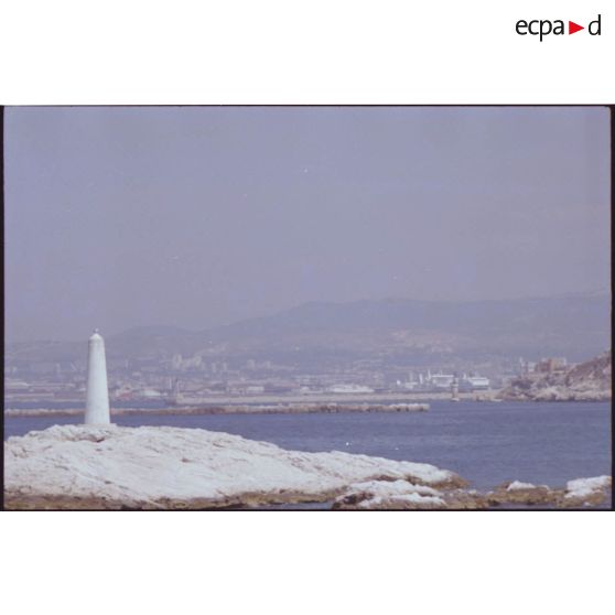 Marseille. [légende d'origine]