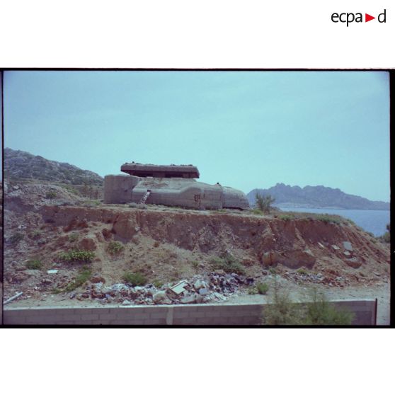 Batterie de l'Escalette. Poste de direction de tir allemand H636a. [légende d'origine]