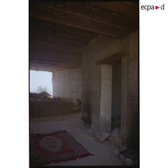 Batterie de l'Escalette. Dans la casemate R 669. [légende d'origine]