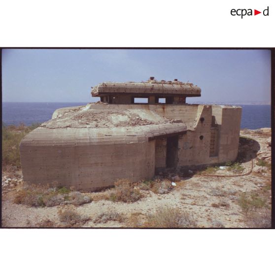 Batterie de l'Escalette. Poste de direction de tir allemand H636a. [légende d'origine]