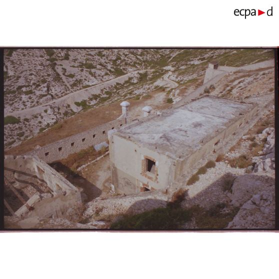 Batterie de Croisette. Casernement et entrée. [légende d'origine]
