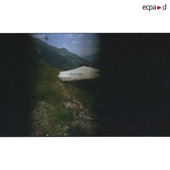 Fort du Sapey. Cloche observatoire sur un des blocs ''Maginot''. [légende d'origine]