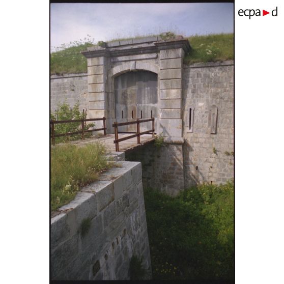 Fort du Télégraphe. L'entrée supérieure. [légende d'origine]