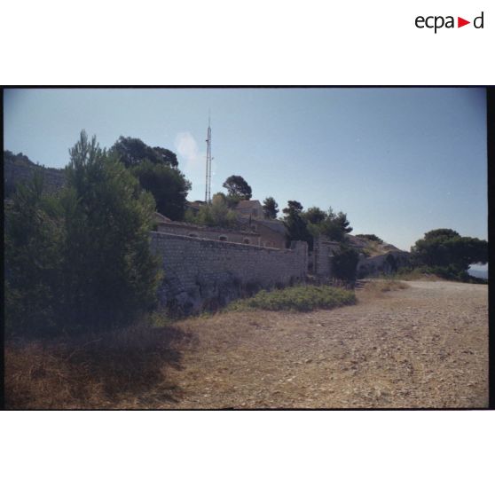 Fort du Gros Cerveau. Gorge du fort côté ouest. [légende d'origine]