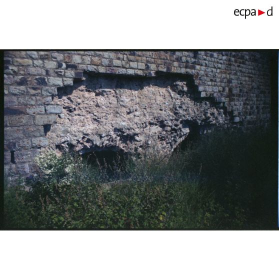 Dégâts dans l'escarpe sud. [légende d'origine]