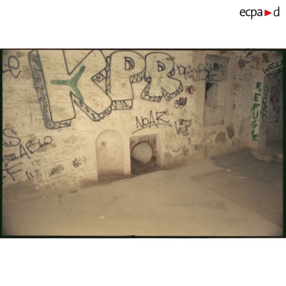 Soute à munitions extérieure de la Colle Noire. Intérieur de la soute. [légende d'origine]