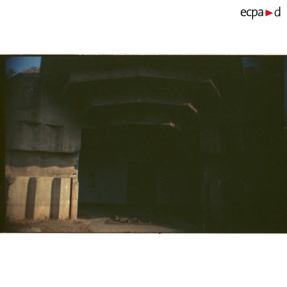 Batterie de Mauvanne (Hyères). Casemate allemande M272 pour canon de 15 cm. [légende d'origine]