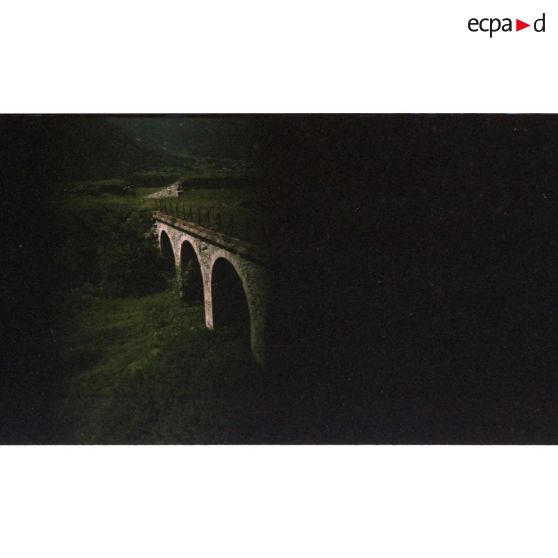 Pont d'accès a une des portes. [légende d'origine]