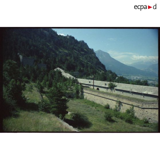 Communication "Y". Retranchements flanc est. [légende d'origine]