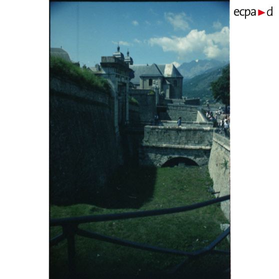 Citadelle de Briançon. La porte de Pignerol vue du nord. [légende d'origine]