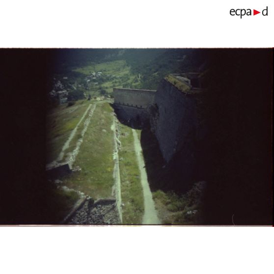 Citadelle de Briançon. Banquette d'infanterie au-dessus du glacis. [légende d'origine]<br>