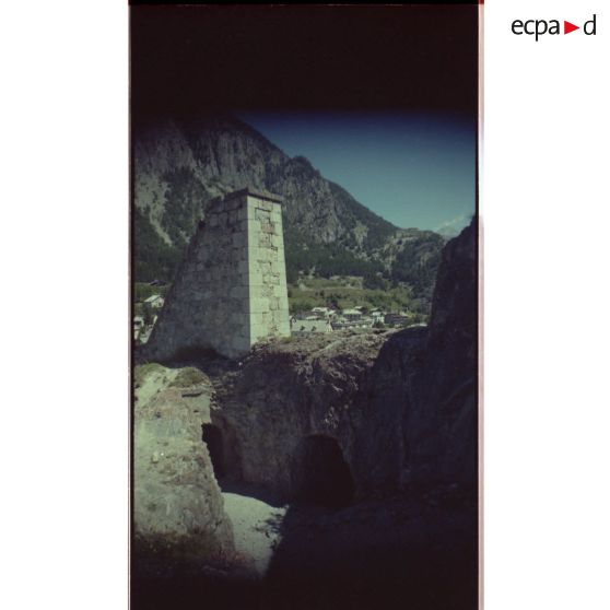 Citadelle de Briançon. Dans le fort du Château. [légende d'origine]<br>
