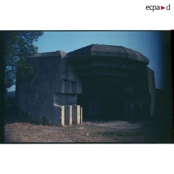 Casemate allemande M272 pour canon de 15 cm. [légende d'origine]