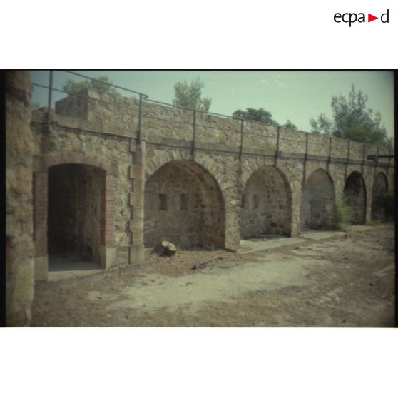 Fort de la Bayarde. L'enceinte intérieure Est. [légende d'origine]