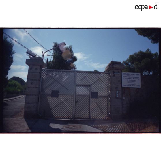 Fort Sainte-Marguerite. Entrée du fort, siège du CROSS-MED. [légende d'origine]