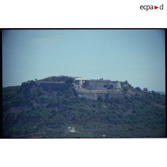 Fort du Pipaudon. Le Pipaudon vu du Gros Cerveau. [légende d'origine]