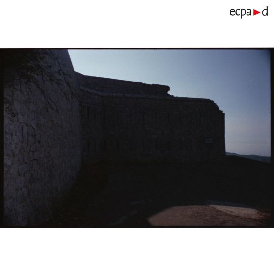 Fort du Mont Caume est. Défenses de l'avant dernier tournant avant l'entrée du fort. [légende d'origine]