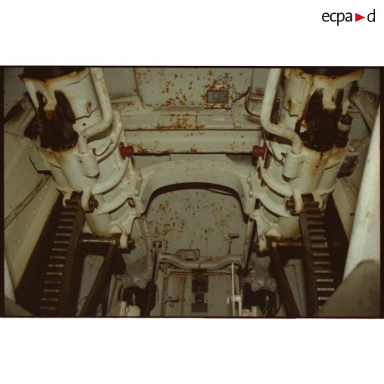 Monte Grosso. Affût des canons de 75 mle 33. [légende d'origine]