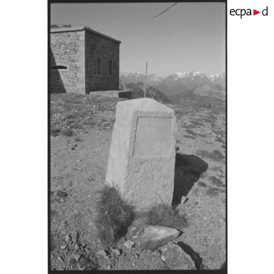 Fortin de la Grande Maye. Routes 1877, batteries 1879 - 1992. [légende d'origine]