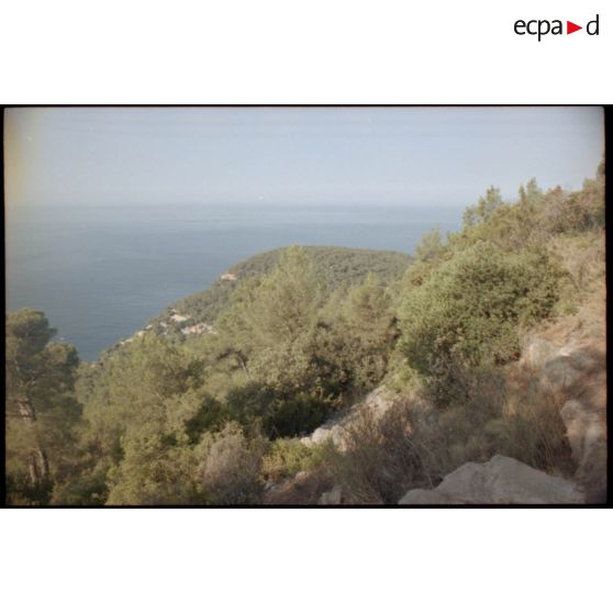 Fortin de la Gavaresse. Vue vers le sud. [légende d'origine]