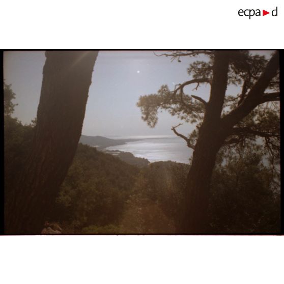 Fortin de la Gavaresse. Vue vers le sud-est. [légende d'origine]