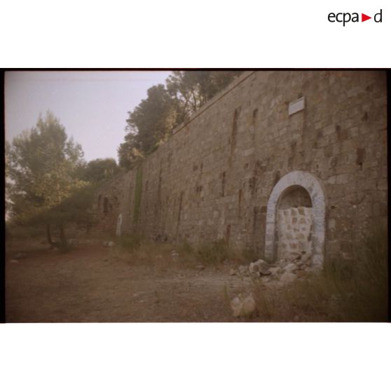 Soute à munitions extérieure de la Colle Noire. Façade de la soute vue vers l'est. [légende d'origine]