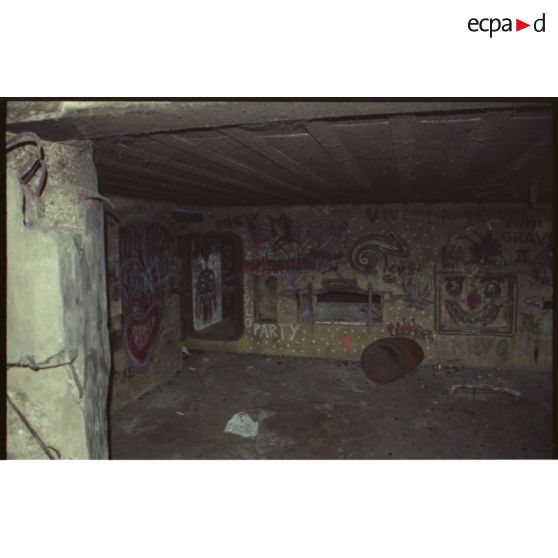 Intérieur d'une casemate M270. [légende d'origine]