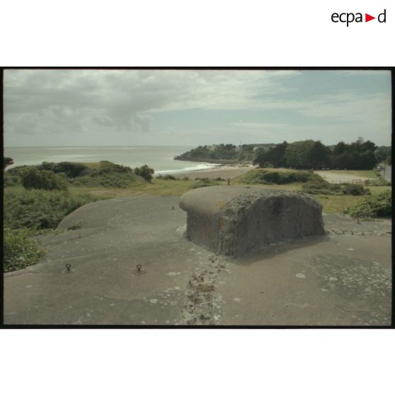 Dessus du poste de direction de tir français et traces du local télémétrie. [légende d'origine]