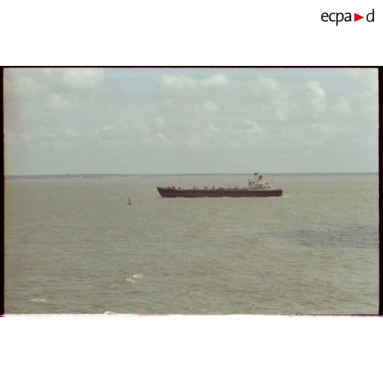 Belle vue sur l'embouchure de la Loire. [légende d'origine]